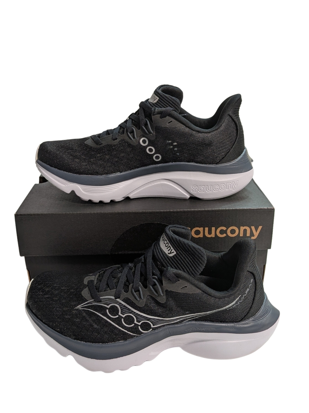 Saucony Kinvara 16 Women's Size 6 Black White Running Shoes S11020-200